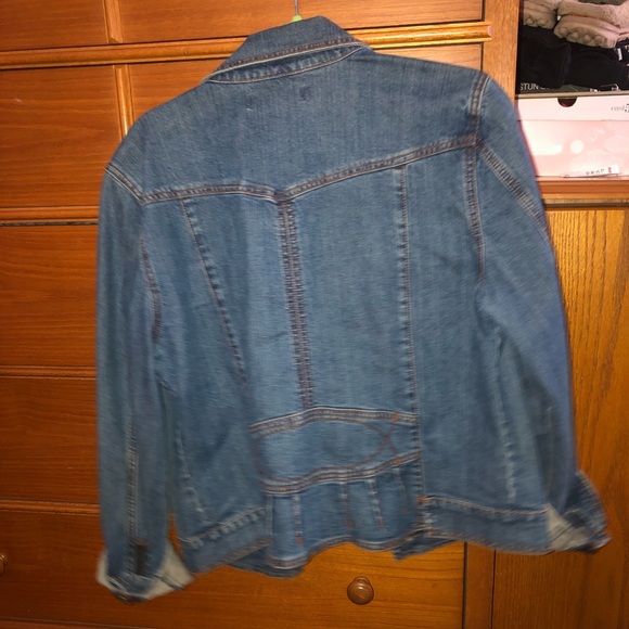 CUTE JACKET ALERT 🥳 - Picture 2 of 3